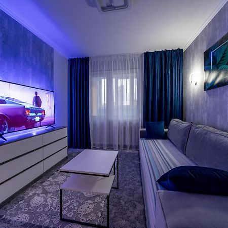 Modern 3 Bedroom Apartment Киев Екстериор снимка