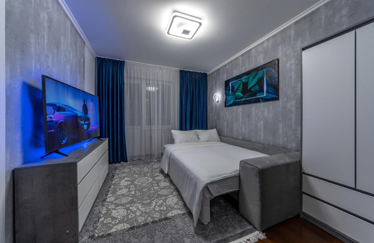 Modern 3 Bedroom Apartment Киев Екстериор снимка