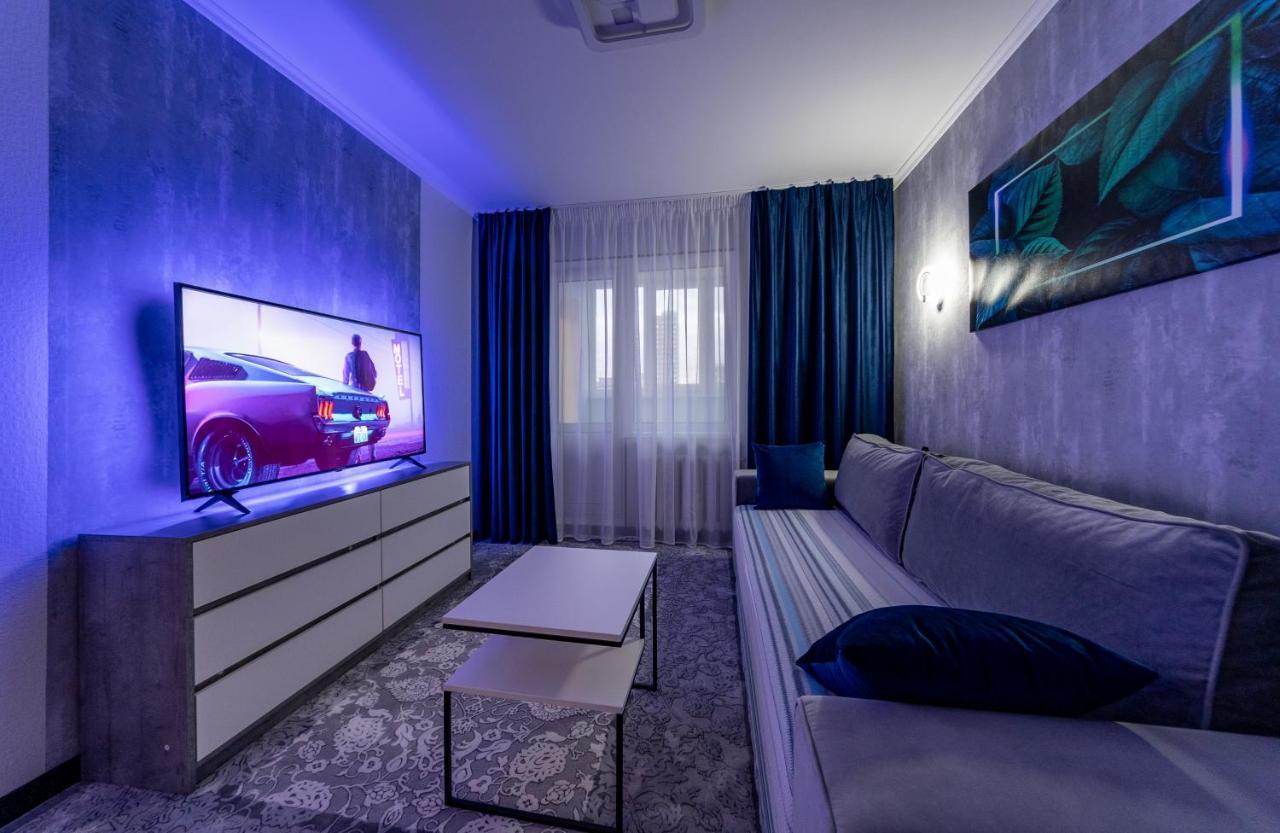 Modern 3 Bedroom Apartment Киев Екстериор снимка