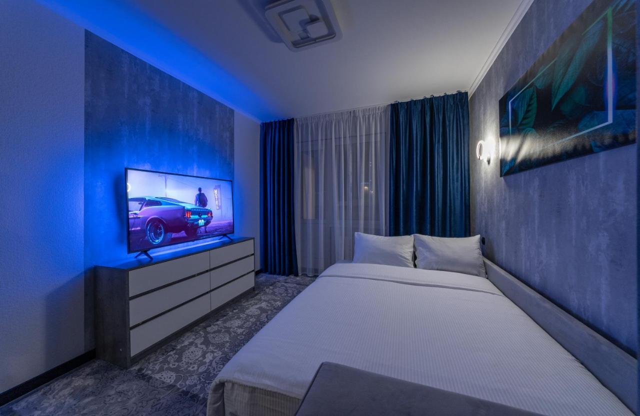 Modern 3 Bedroom Apartment Киев Екстериор снимка